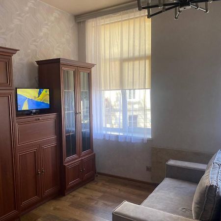 Апартаменти На Вулиці Антоновича Leópolis Exterior foto