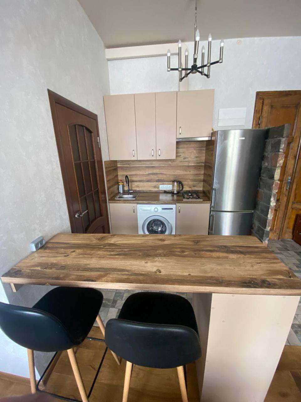 Апартаменти На Вулиці Антоновича Leópolis Exterior foto